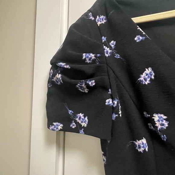 Club Monaco Women's Dresses Club Monaco Lenoria Puff Sleeve Mini Dress - Picture 3 of 4